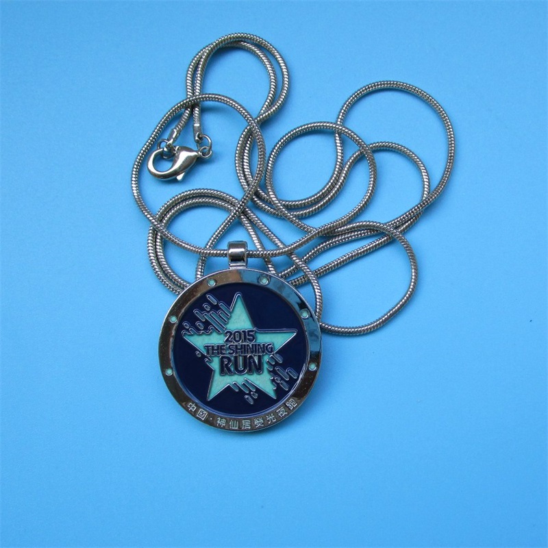 Diseño de moda Medalla de honor de collar de medallón de medallón de esmalte suave