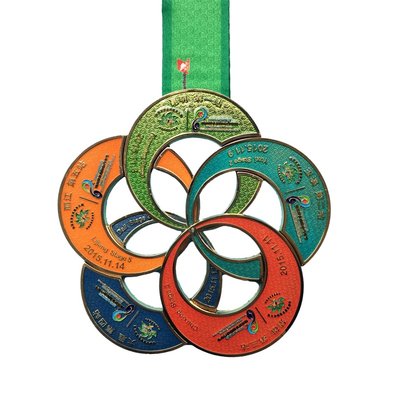 Trofeos y medallas personalizadas Gold Sports Military Sports Medallas de ciclismo Medalla de fútbol de metal Medalla 3D Medalla de enclavamiento